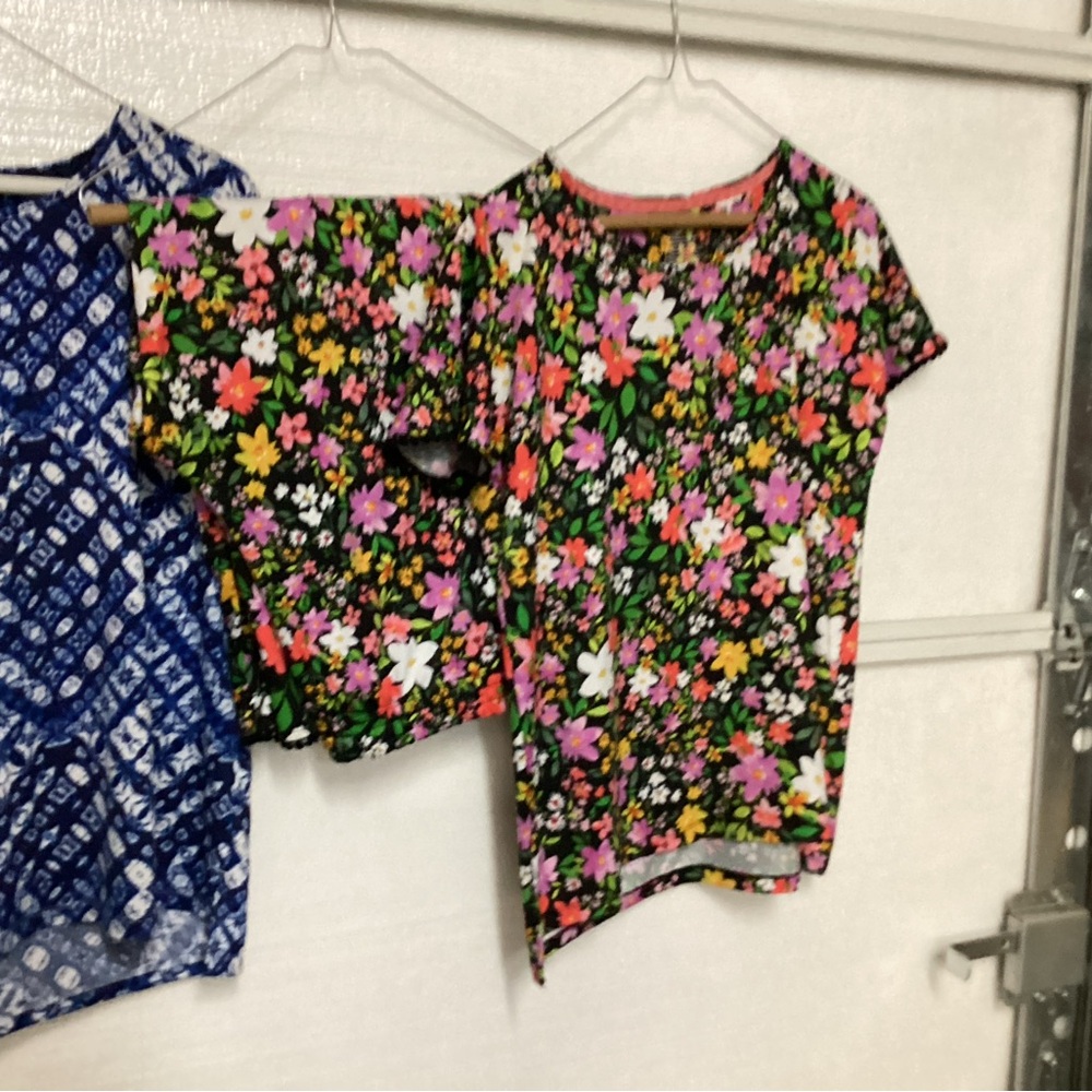 Three pair of pajamas size extra small - Picture 4 of 5